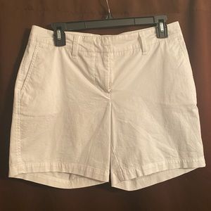 Daniel Cremieux Kate shorts in white. Size 4